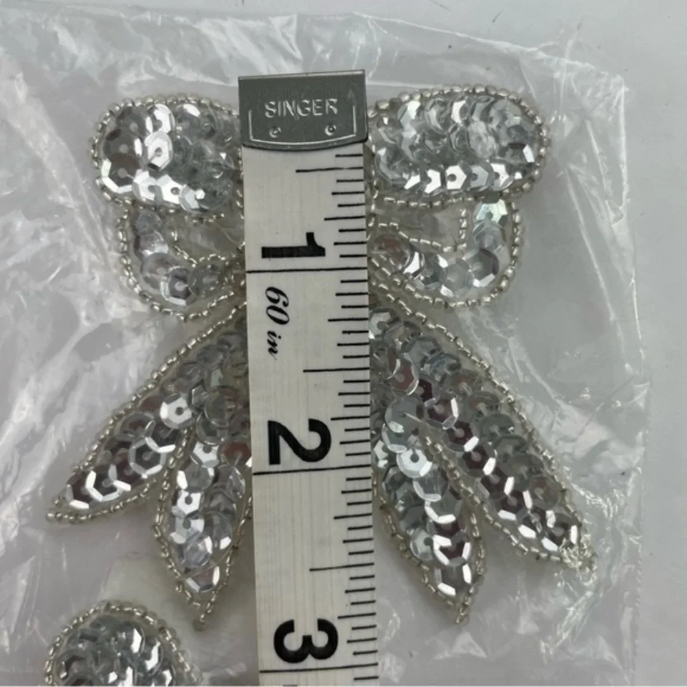 Metallic Silver Sequins Bow Appliqué‎